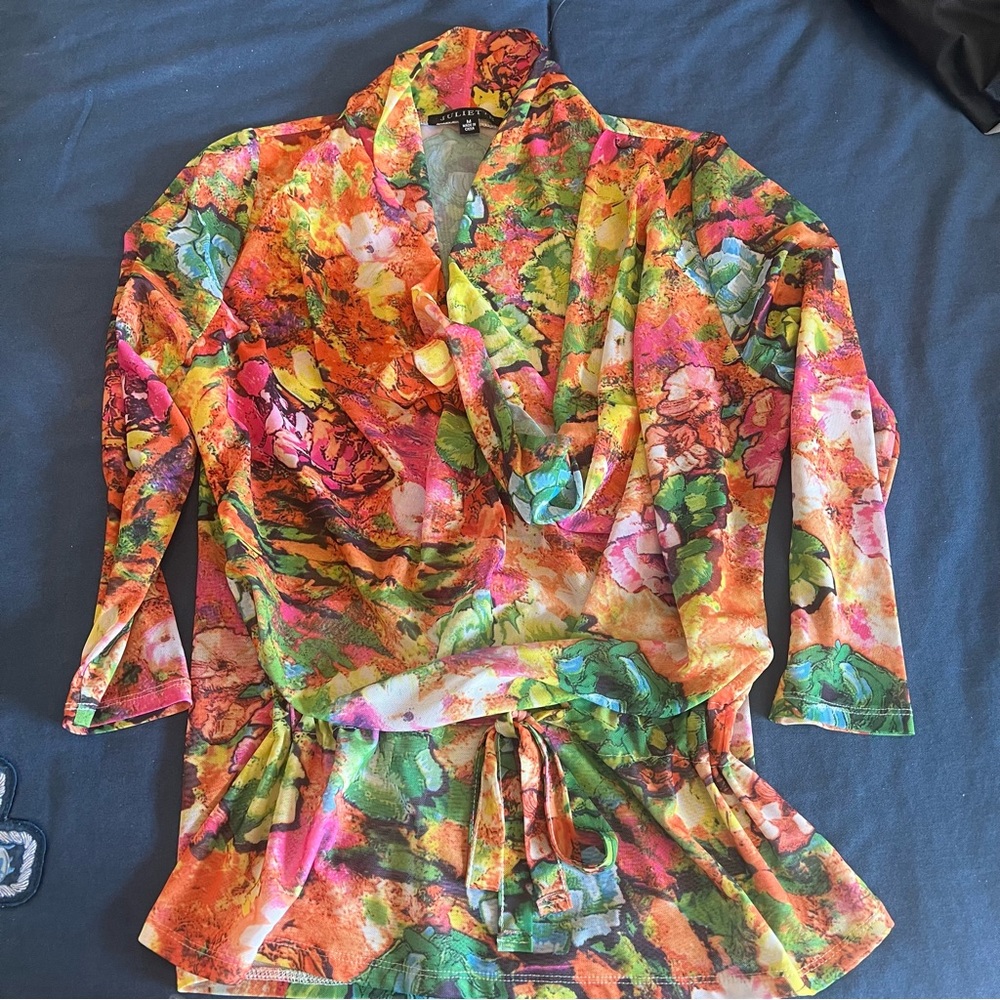 JULIETTE•COLORFUL SHEER DRAPING
BLOUSE.SIZE MEDIUM - Picture 6 of 14